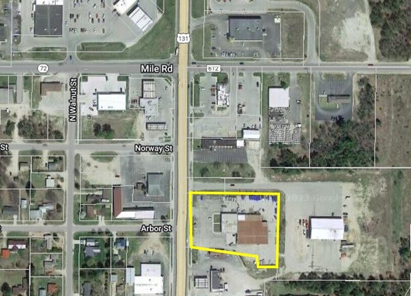 More Photos Of 702 N Cedar St, Kalkaska Freestanding For Sale