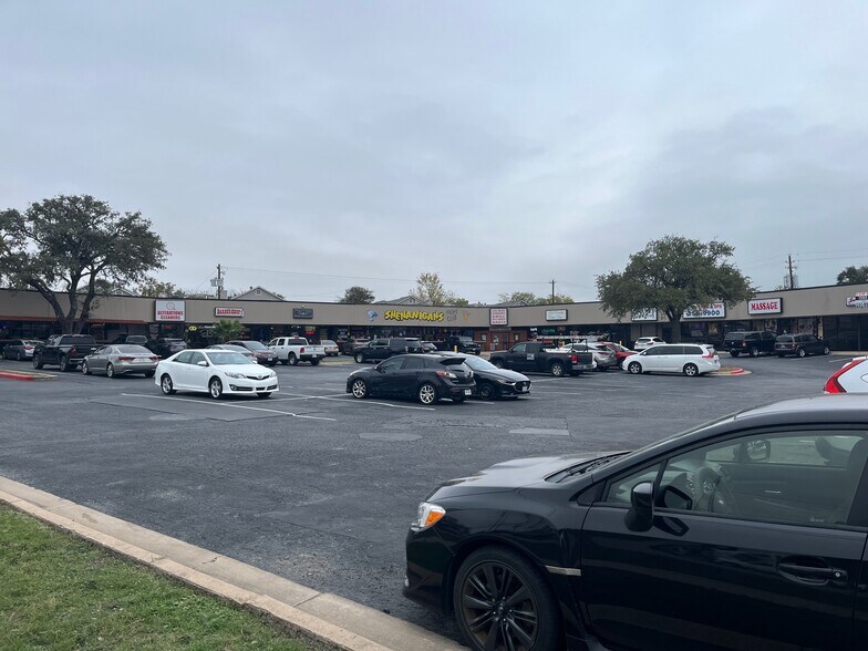 More Photos Of 13233 Pond Springs Rd, Austin Freestanding For Sale