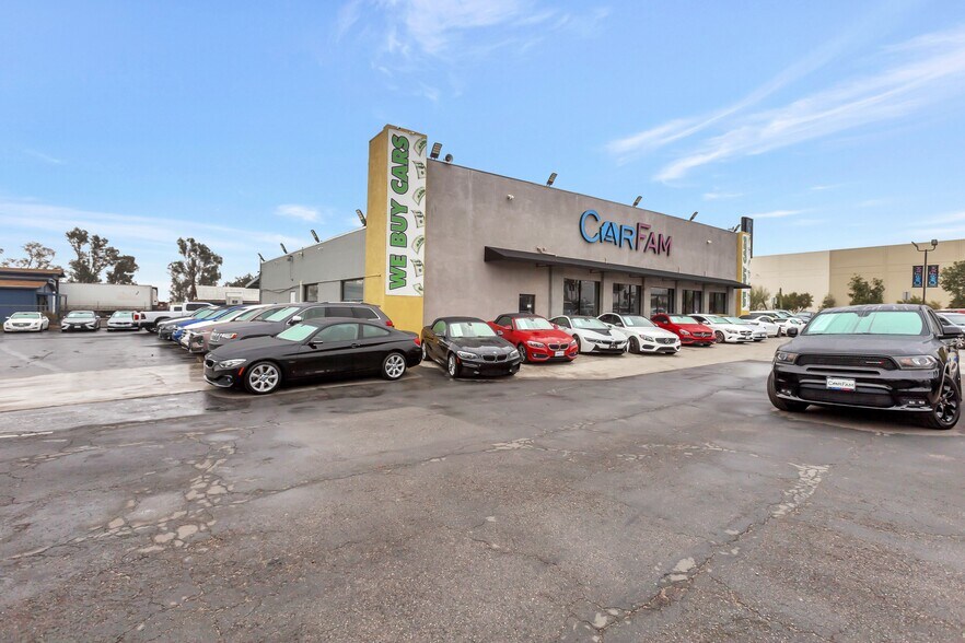 More Photos Of 1731 S Cactus Ave, Bloomington Auto Dealership For Sale