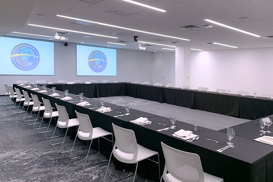 More Photos Of 13665 Dulles Technology Dr, Herndon Office For Lease