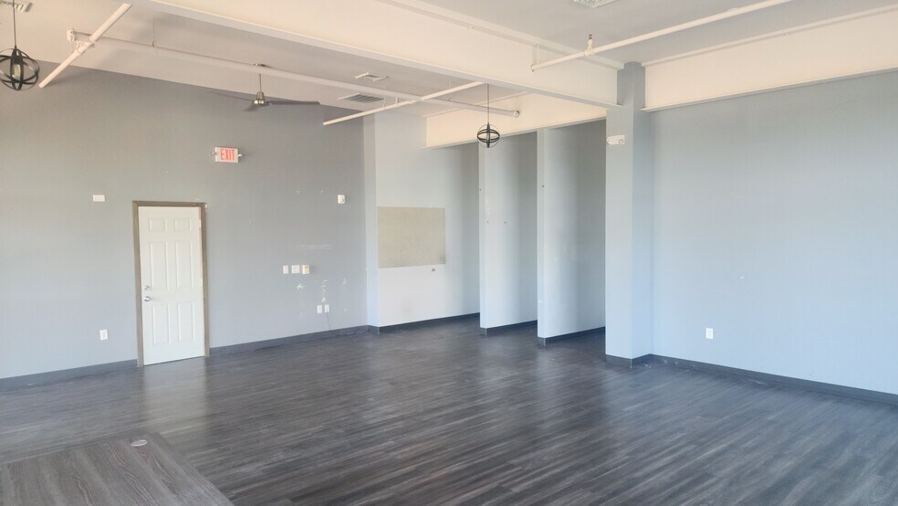 More Photos Of 1609 landmark Dr, Cottage Grove Unknown For Lease