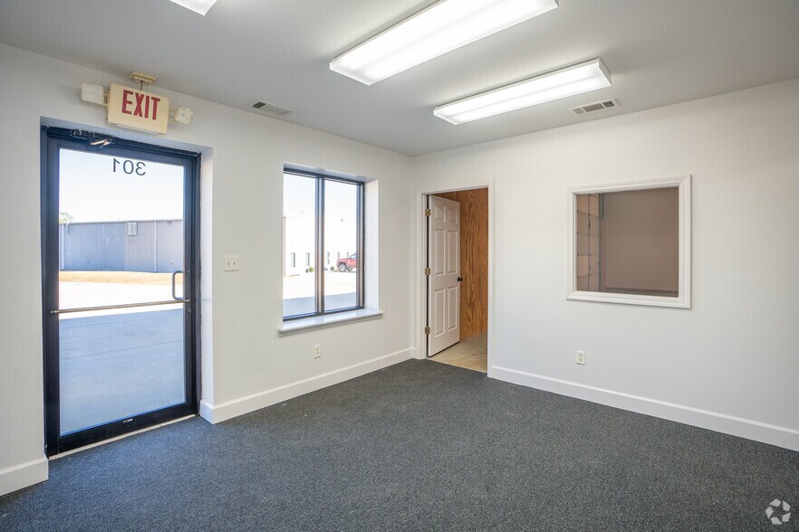 More Photos Of 48 County Road 265, Alabaster Unknown For Lease