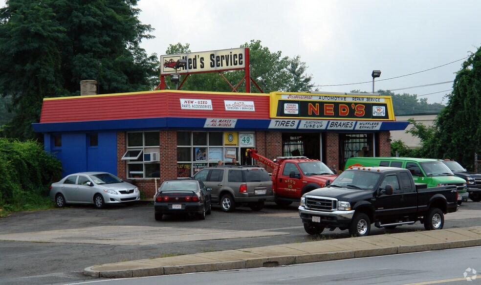 More Photos Of 49 Middlesex Tpke, Burlington Auto Repair For Sale