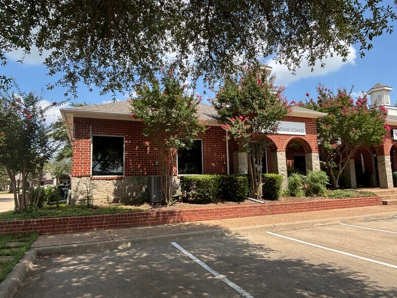 More Photos Of 3200 Long Prairie Rd, Flower Mound Office Residential For Lease