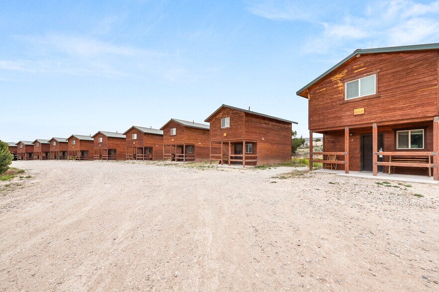 More Photos Of 1050 South Blvd, Dutch John Hotel For Sale