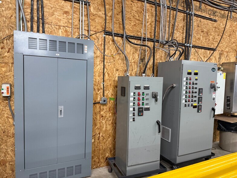 More Photos Of 1975 Spindt Dr, Waupaca Industrial For Sale