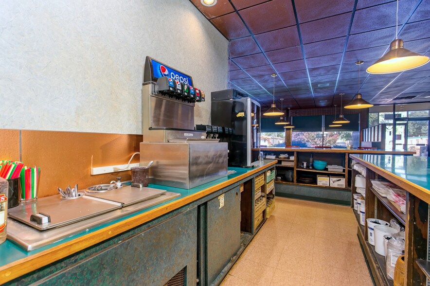 More Photos Of 710 S Columbia Ave, Connell Restaurant For Sale