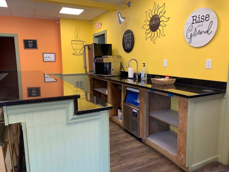 More Photos Of 215 E Main St, Plymouth Restaurant For Sale