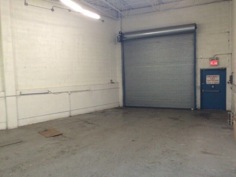 More Photos Of 65 River St, New Rochelle Showroom For Lease