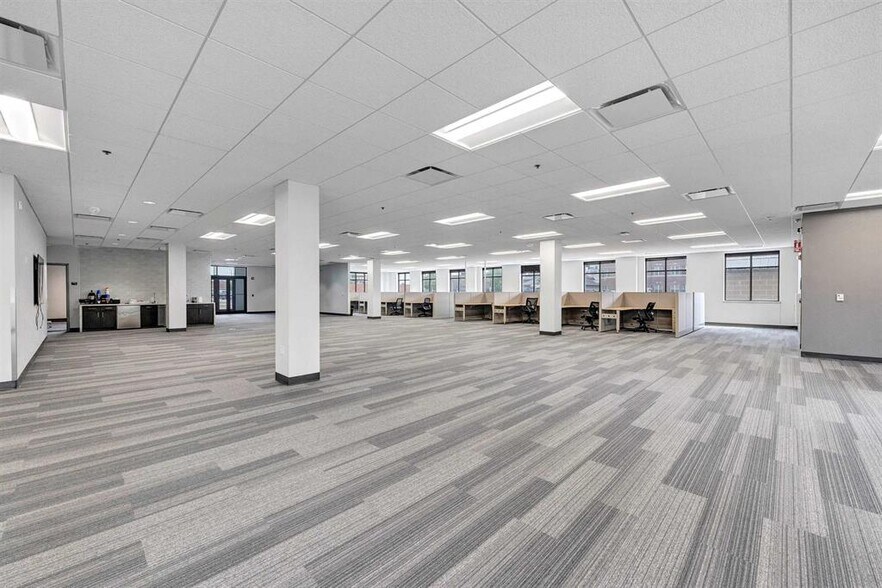 More Photos Of 325 Reid St, De Pere Office For Lease