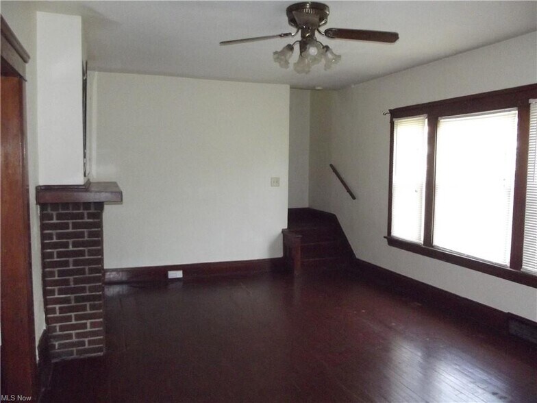 More Photos Of 17051 Libby Rd, Maple Heights Storefront Retail Residential For Lease