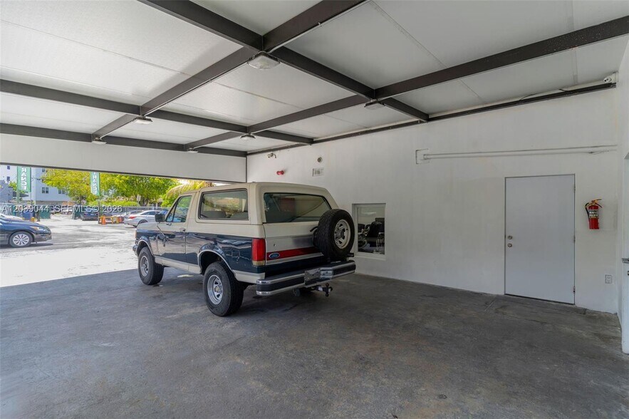 More Photos Of 2729 NW 56th St, Miami Land For Lease