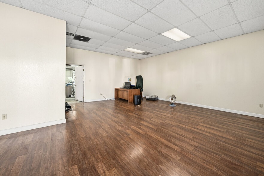 More Photos Of 2919 Union Rd, Paso Robles Flex For Lease