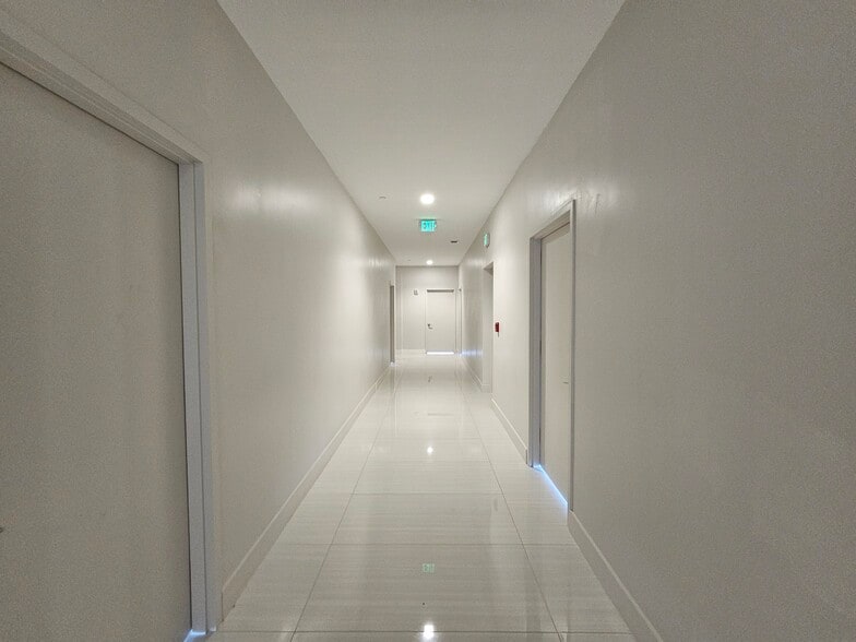 More Photos Of 1000-1100 E Hallandale Beach Blvd, Hallandale Beach Office For Sale