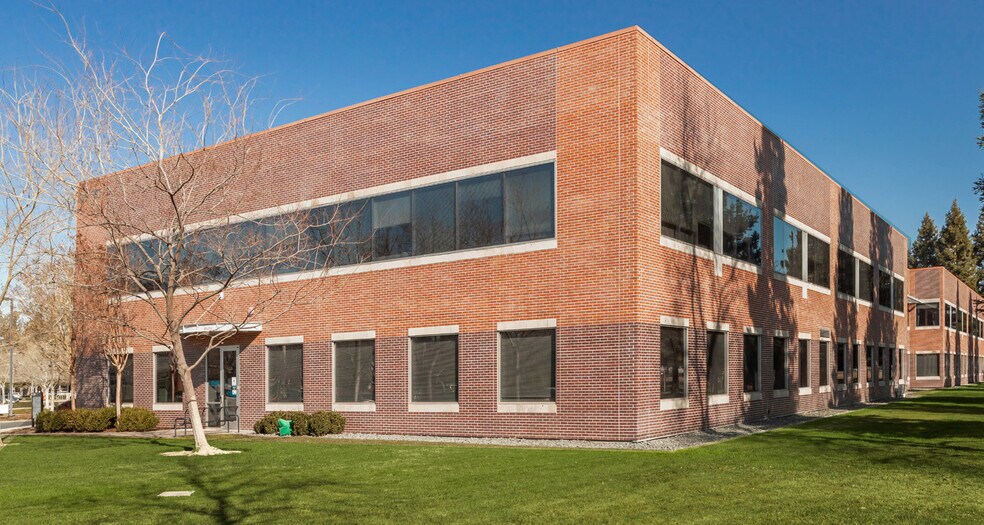 More Photos Of 2730 Gateway Oaks Dr, Sacramento Office For Lease