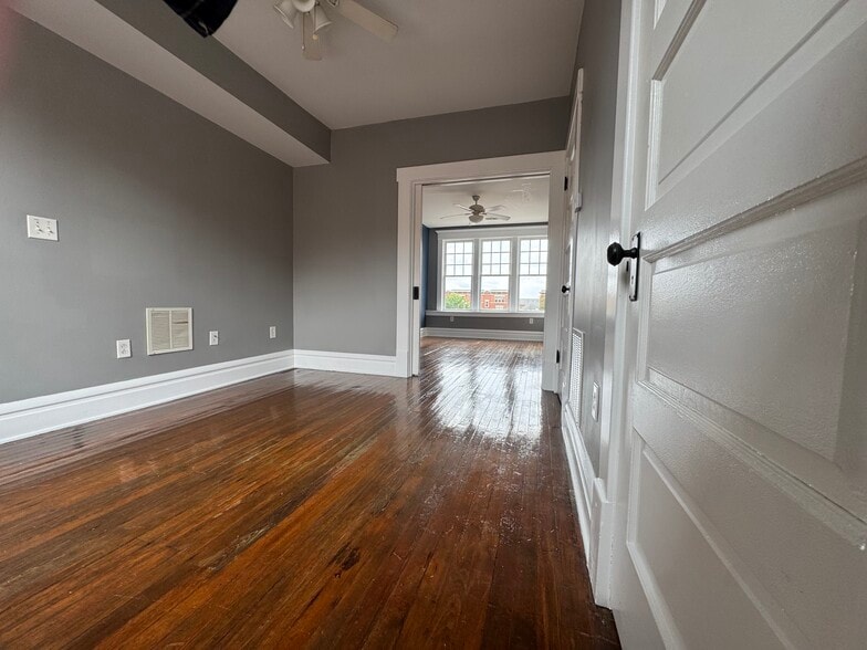 More Photos Of 108-110 E Main St, Columbus Storefront Retail Office For Sale