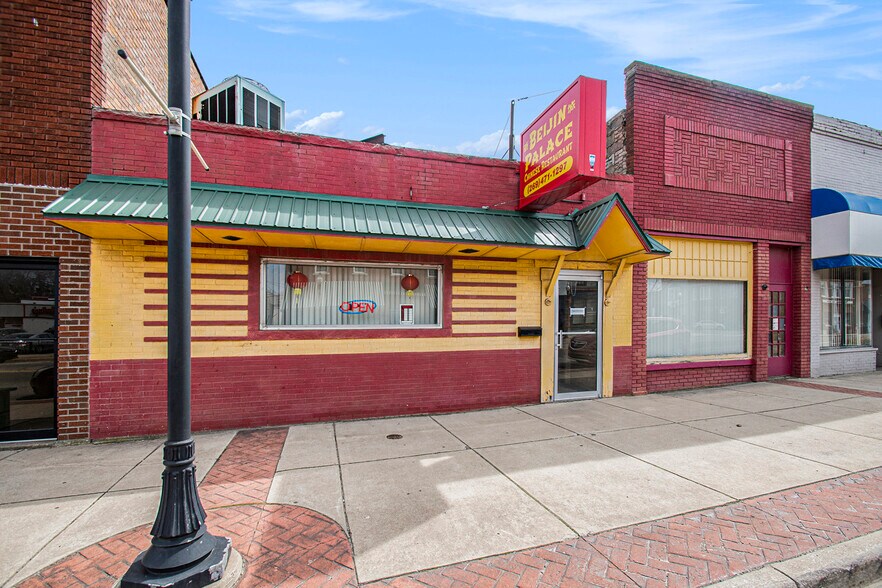 More Photos Of 108 E Ferry St, Berrien Springs Flex For Sale