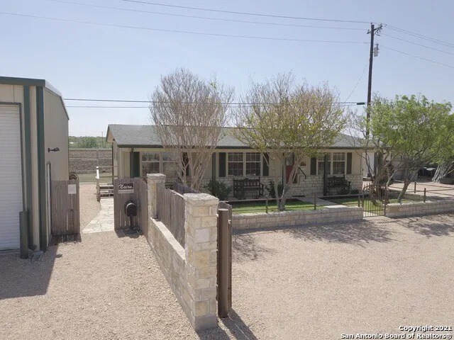 More Photos Of 8603 U.S. 281 N, Spring Branch Research And Development For Sale