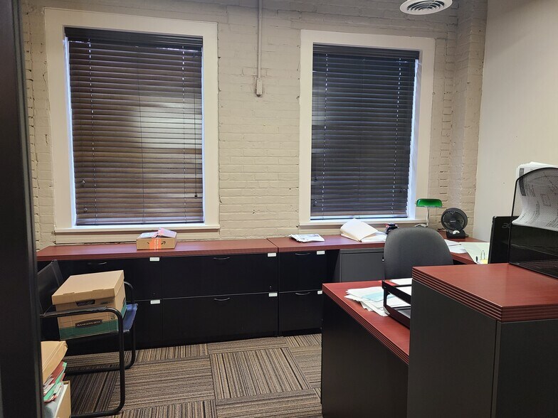 More Photos Of 5 Shore Ln, Bay Shore Apartments For Lease