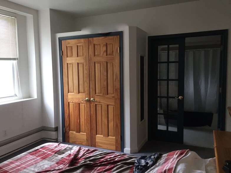 More Photos Of 1426 W River Rd, Waterloo Township Apartments For Lease