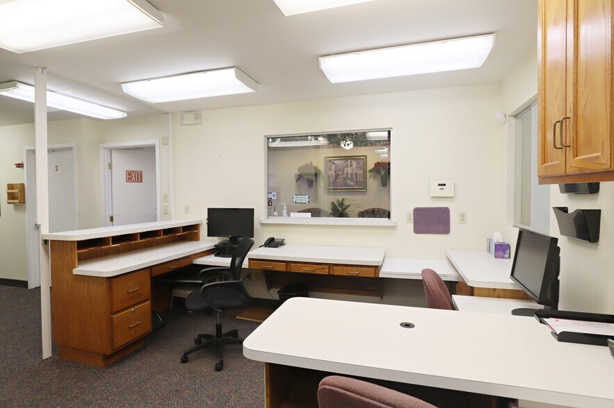 More Photos Of 1134 S Linden Rd, Flint Medical For Sale