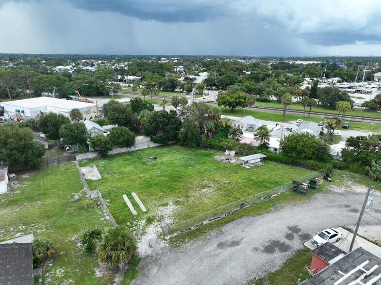 More Photos Of 4069-4129 SE Salerno Rd, Stuart General Retail For Lease