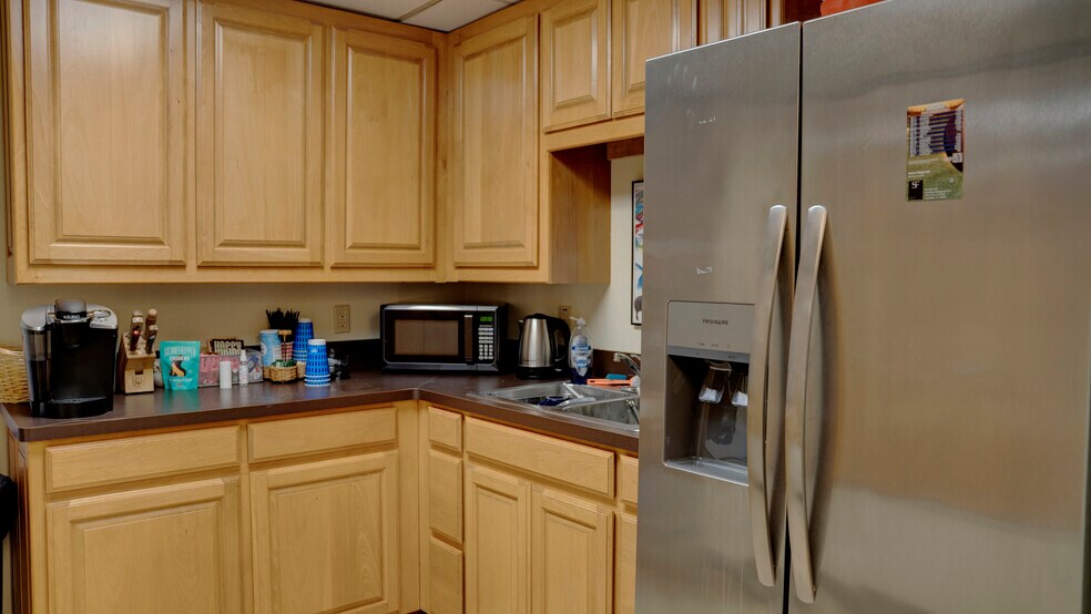 More Photos Of 5318 Bransford Rd, Colleyville Office For Sale