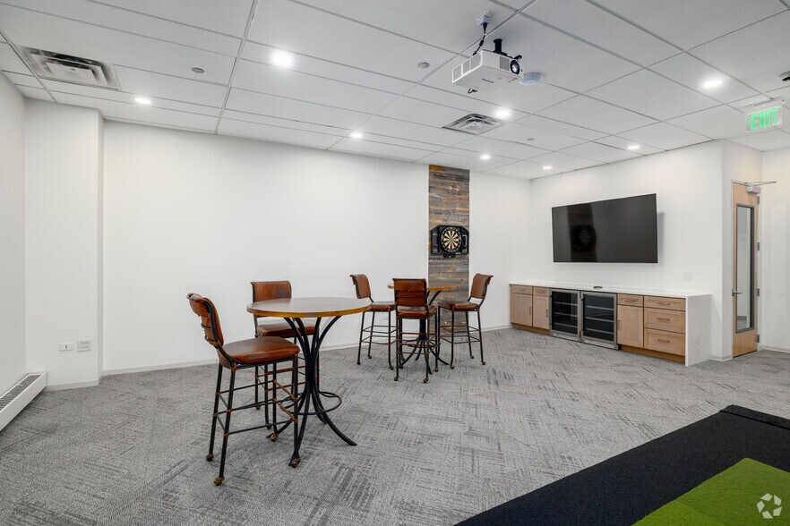 More Photos Of 1600 Stout St, Denver Medical For Lease