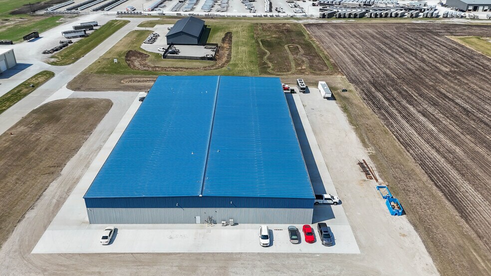 More Photos Of 1811 Rich Olive St, Story City Warehouse For Lease
