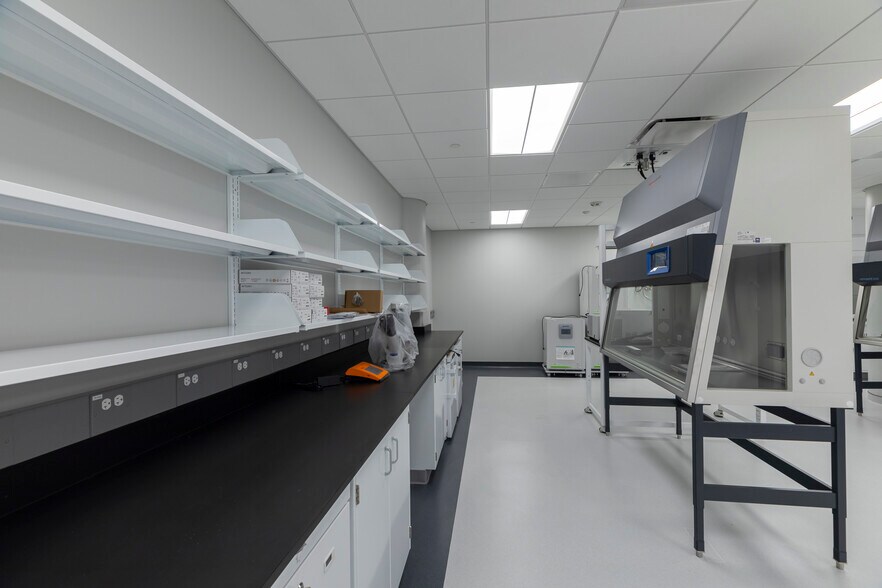 More Photos Of 401 N Broad St, Philadelphia Industrial For Lease