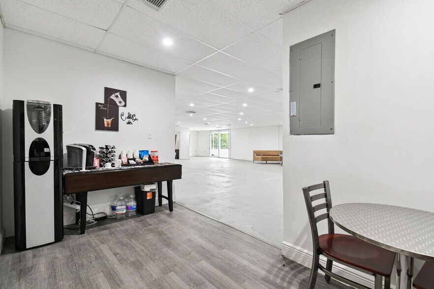 More Photos Of 12425 N Florida Ave, Tampa Medical For Lease