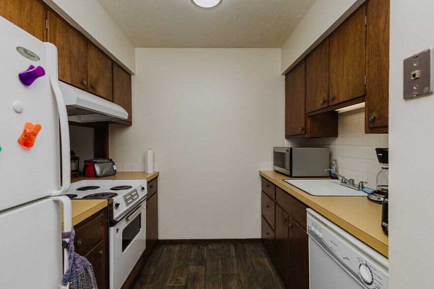 More Photos Of 3007 Sierra Pky, Hutchinson Apartments For Sale