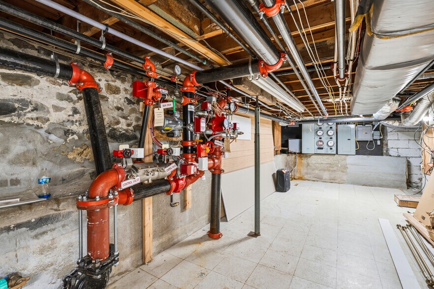 More Photos Of 47 Chelmsford St, Chelmsford Storefront Retail Residential For Sale