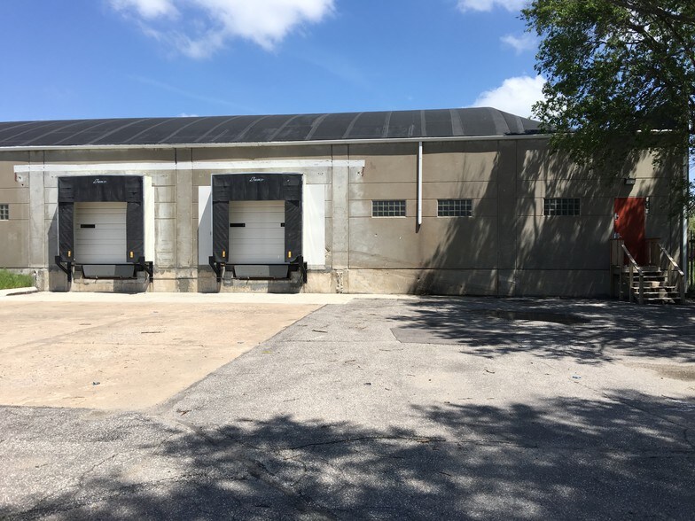 Primary Photo Of 1340 N Mosley St, Wichita Warehouse For Lease