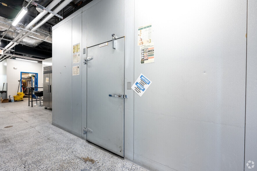 More Photos Of 1021 N Pennsylvania St, Indianapolis Freestanding For Lease