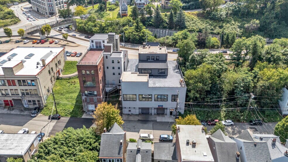 More Photos Of 3559 Bigelow Blvd, Pittsburgh Service For Sale
