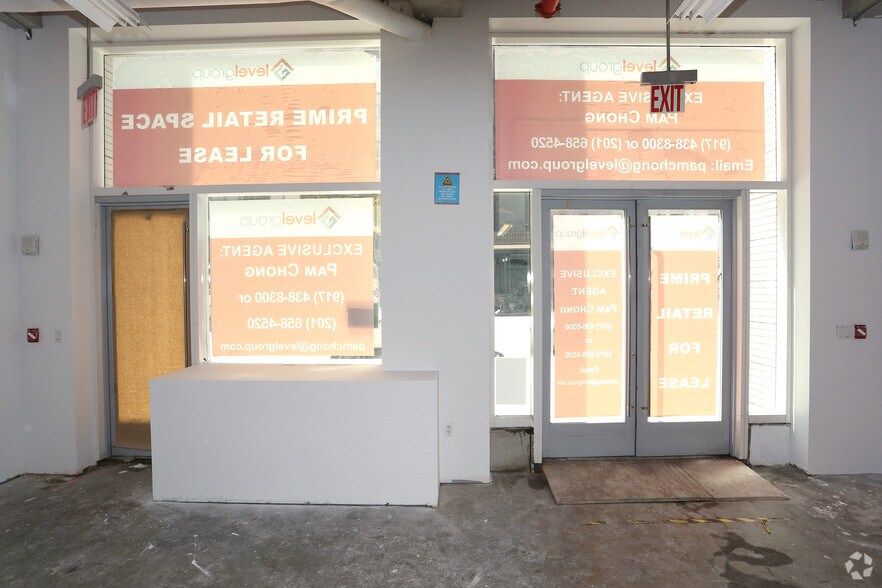 More Photos Of 241 5th Ave, New York Apartments For Lease