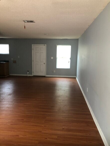 More Photos Of 49 Ghettis St, Sparta Apartments For Sale