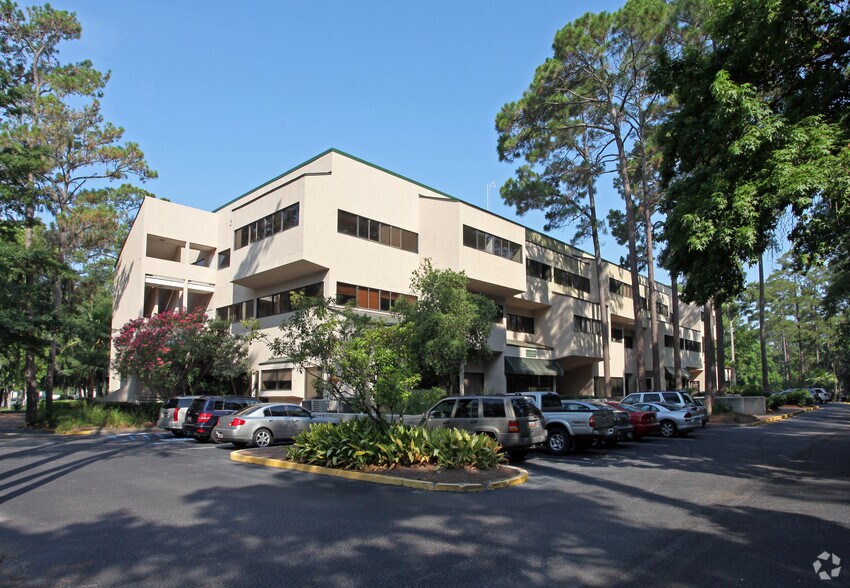 More Photos Of 32 Office Park Rd, Hilton Head Island Office For Lease