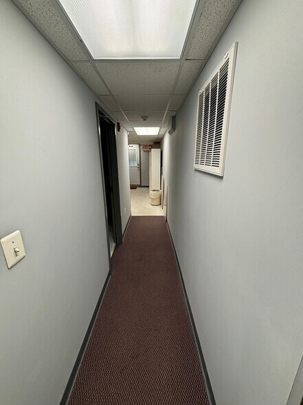 More Photos Of 1949 Devereaux Ave, Philadelphia Medical For Lease
