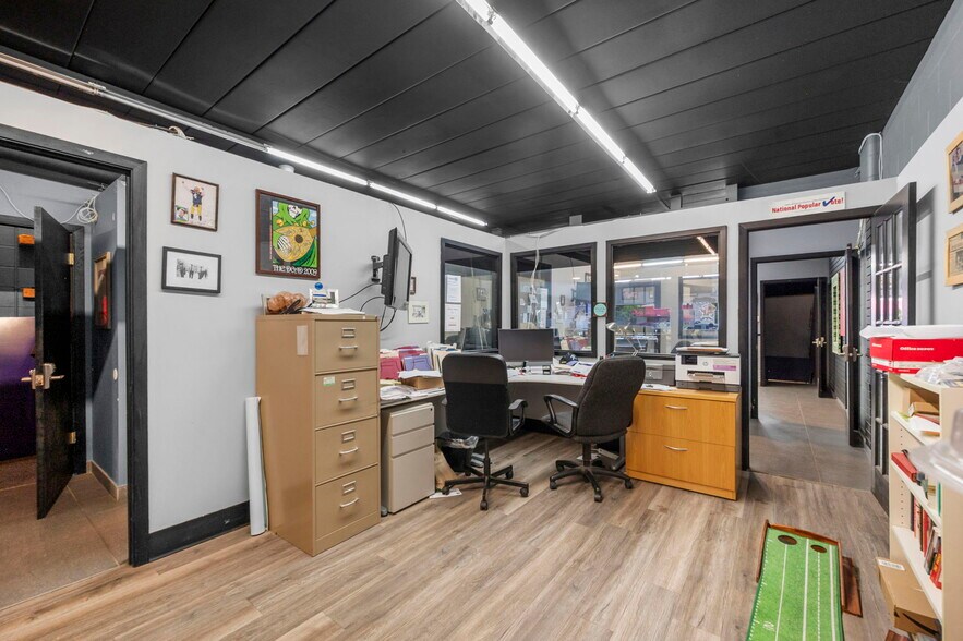 More Photos Of 735-737 Snelling Ave N, Saint Paul Storefront Retail Office For Lease