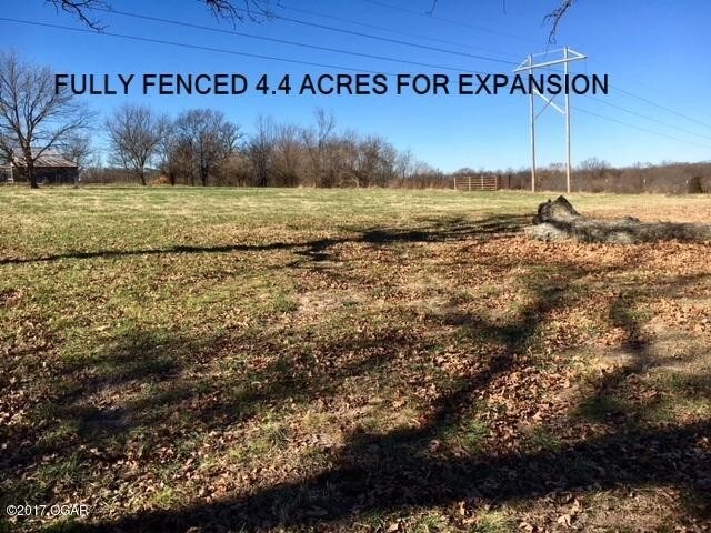 More Photos Of 11628 Iris Rd, Neosho Industrial For Sale