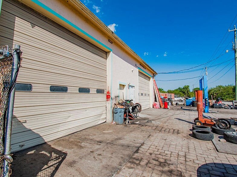 More Photos Of 5720 US Highway 1, Vero Beach Auto Repair For Sale