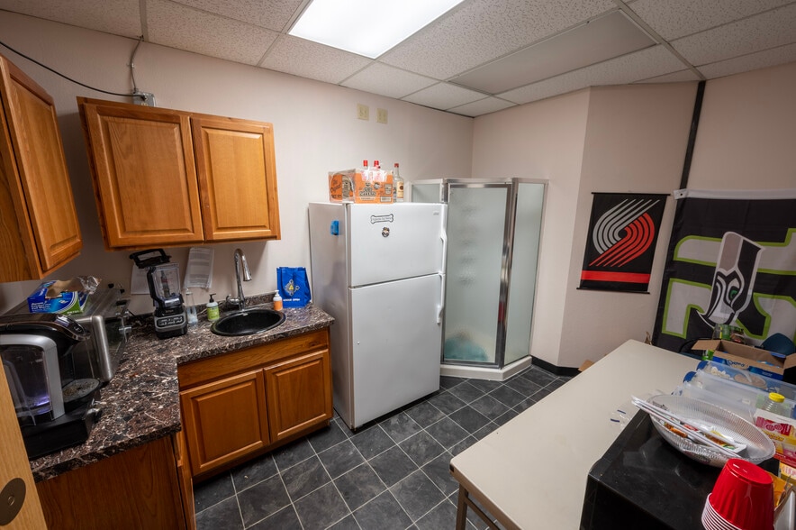 More Photos Of 8196 SW Hall Blvd, Beaverton Office For Lease