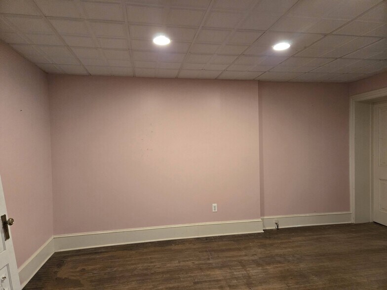 More Photos Of 224-226 Main St, East Greenville Storefront Retail Residential For Lease