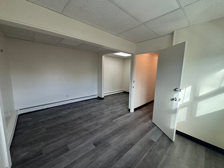 More Photos Of 452 Pleasant St, Malden Office For Lease