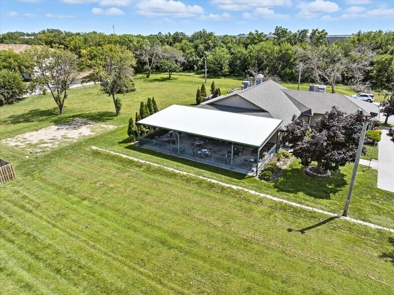 More Photos Of 1207 S 35th St, Council Bluffs Restaurant For Sale