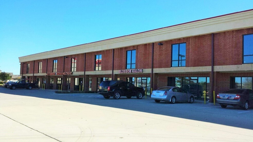 More Photos Of 2640 Old Denton Rd, Carrollton Storefront For Lease