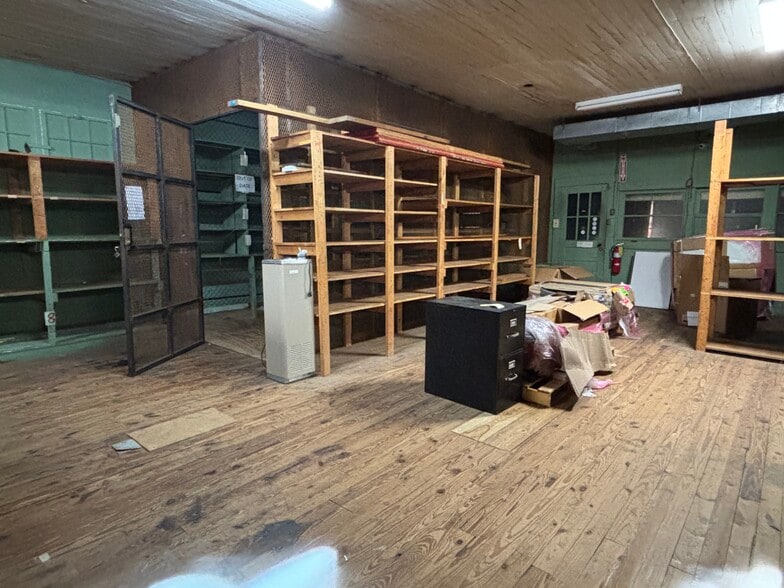 More Photos Of 1304 S Broad St, Monroe Flex For Lease