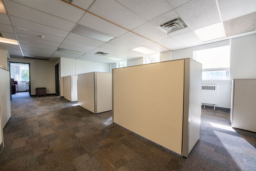 More Photos Of 500 Macpherson Av, Toronto General Retail For Lease